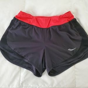 Saucony Running shorts size S